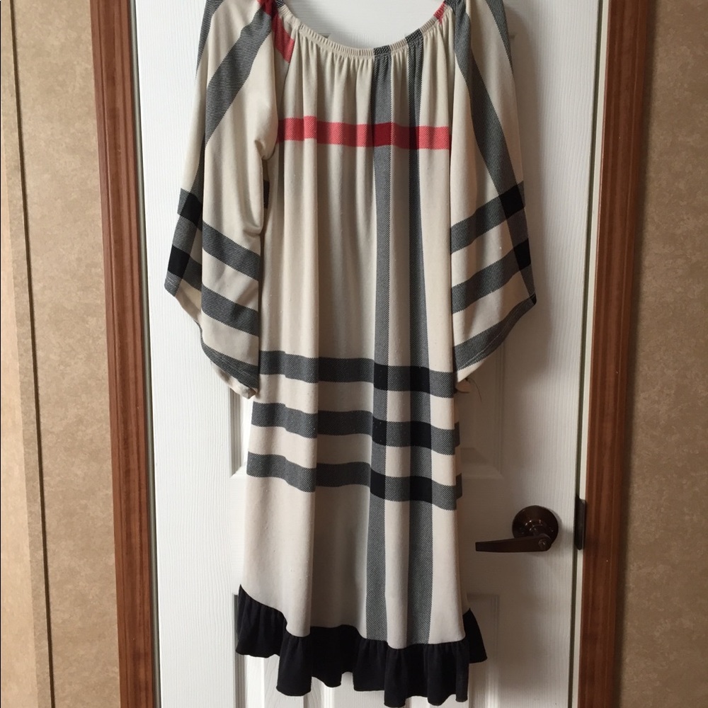 Plaid dress, Medium. Free w any purchase. Mention!